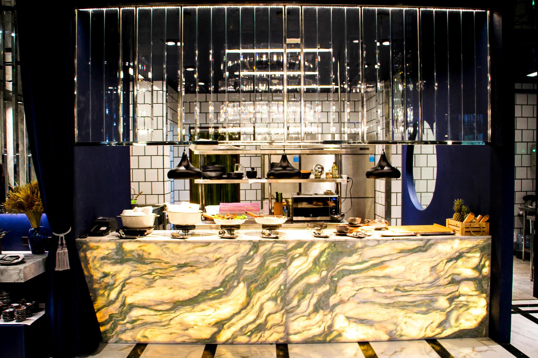 Glam Habitat Hotel
