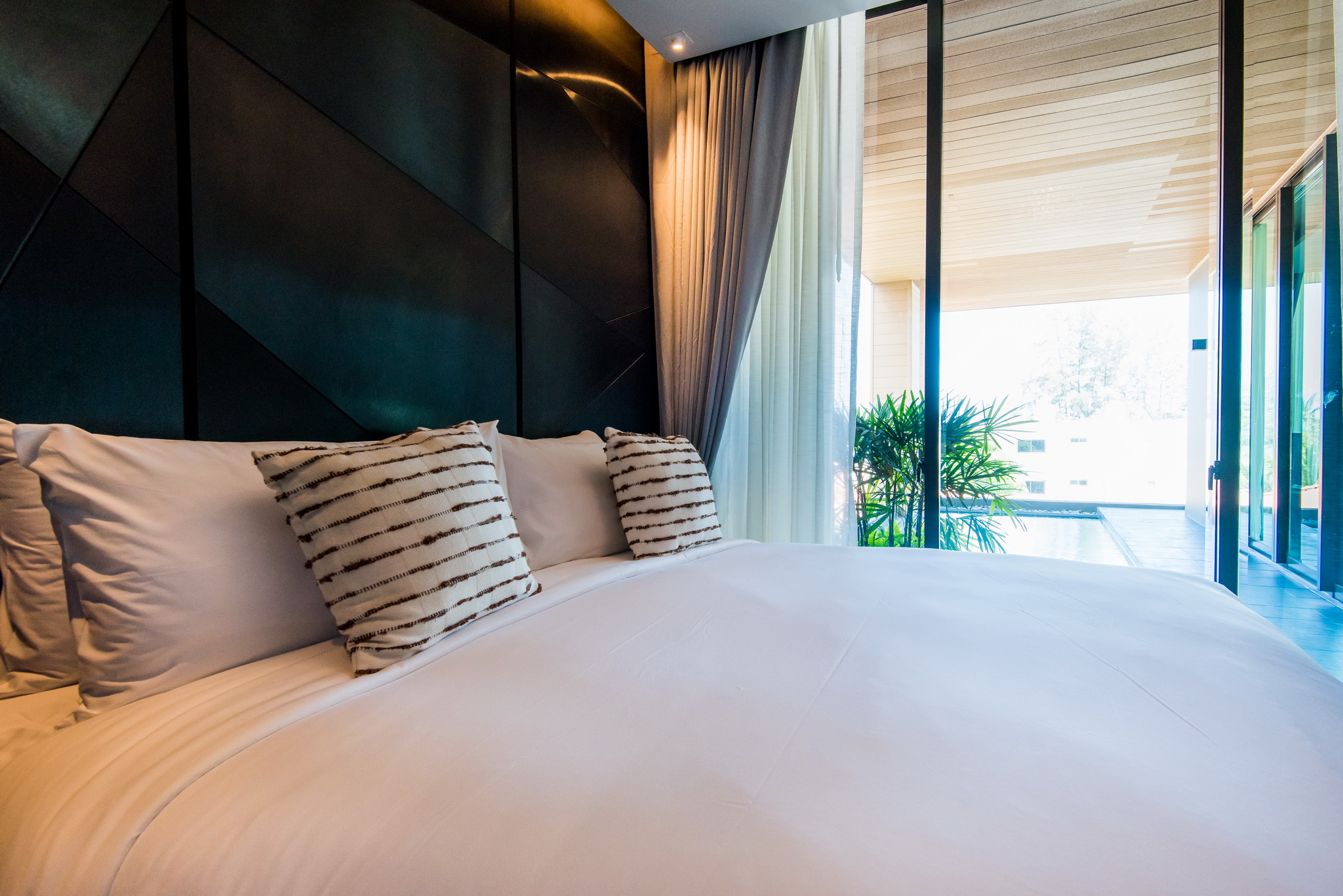 Glam Habitat Hotel