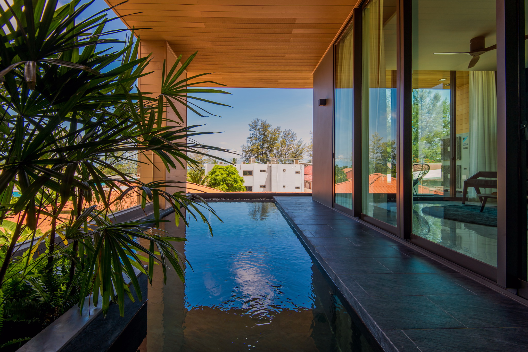 Glam Habitat Hotel