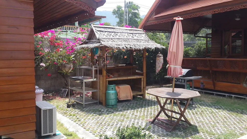 Golden Teak Resort Baan Sapparot