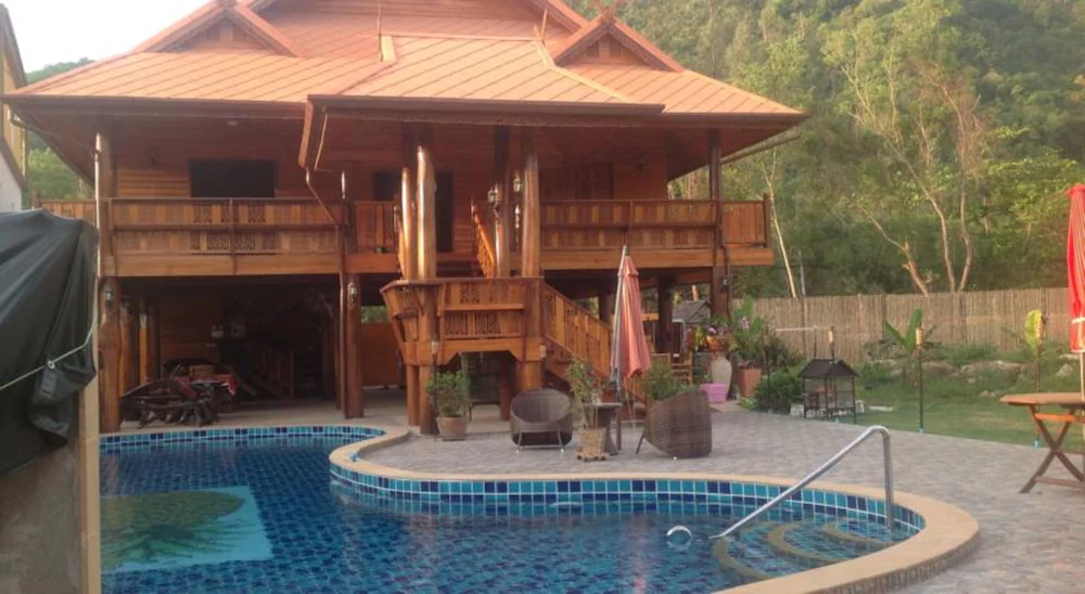 Golden Teak Resort Baan Sapparot