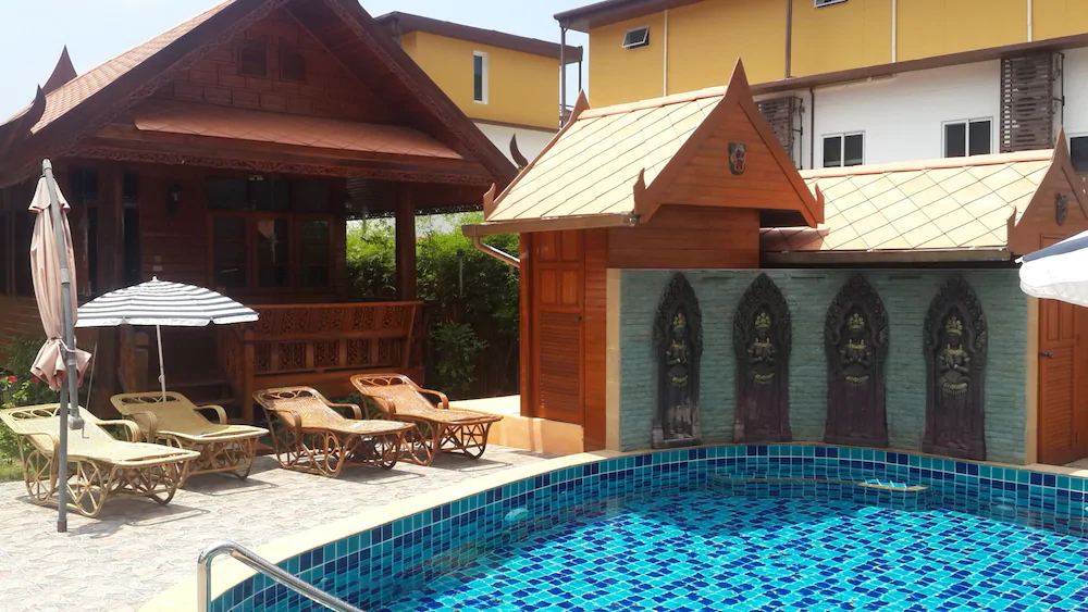 Golden Teak Resort Baan Sapparot