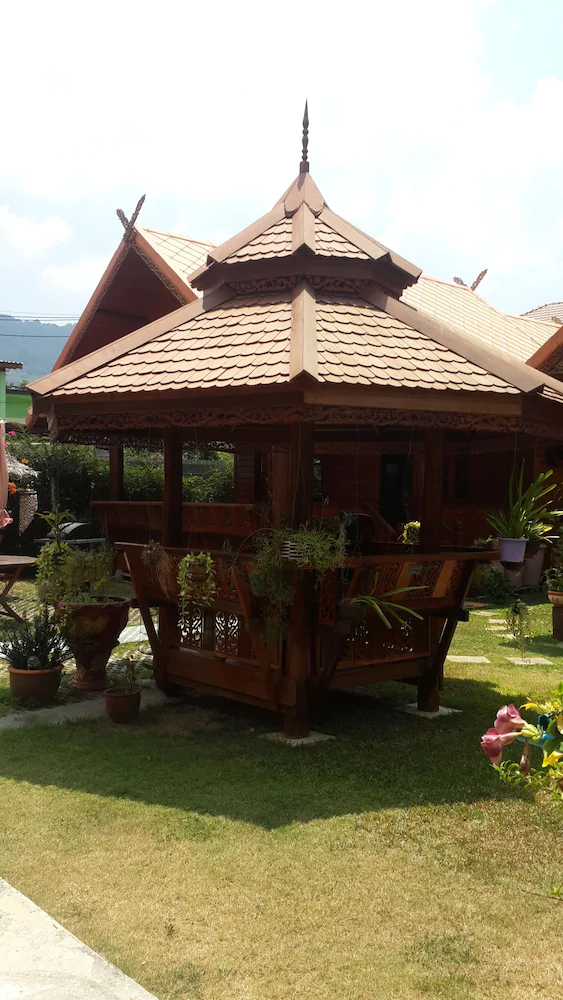 Golden Teak Resort Baan Sapparot