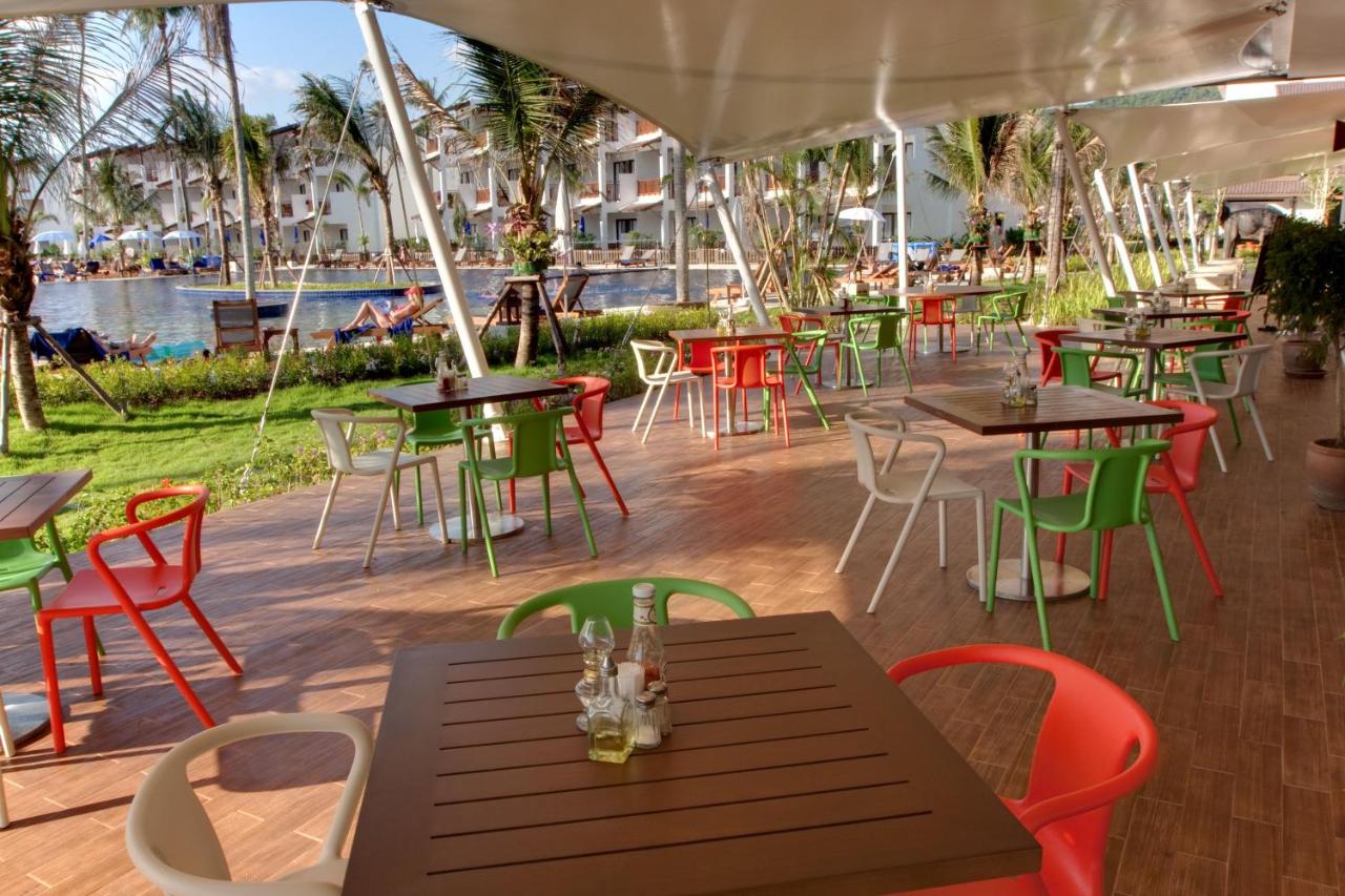 Sunwing Kamala Beach