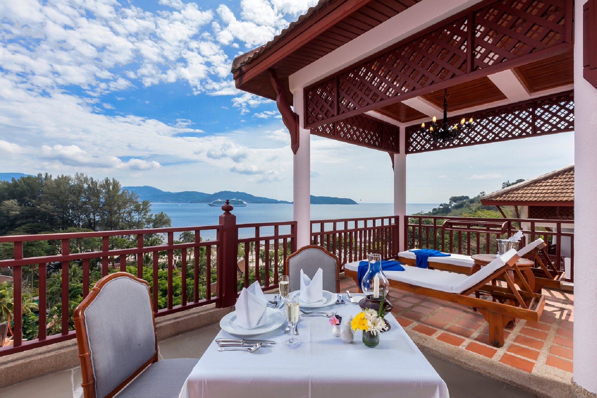 Thavorn Beach Village Resort