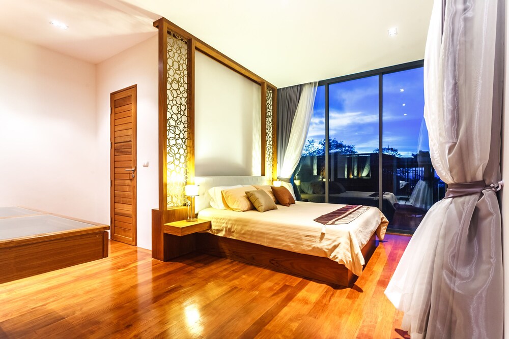 Villa Paradesa by Lofty