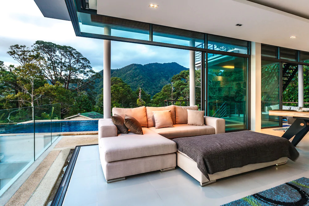 Villa Paradesa by Lofty