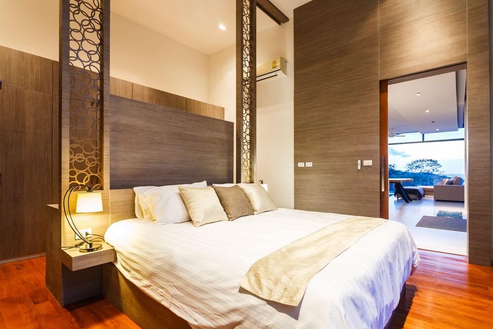 Villa Paradesa by Lofty