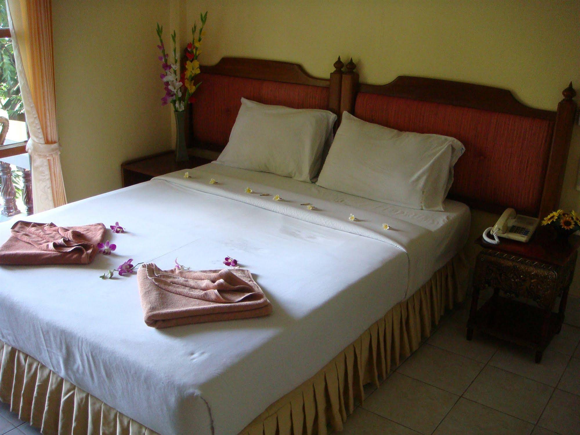 Baan Karon Hill Phuket Resort