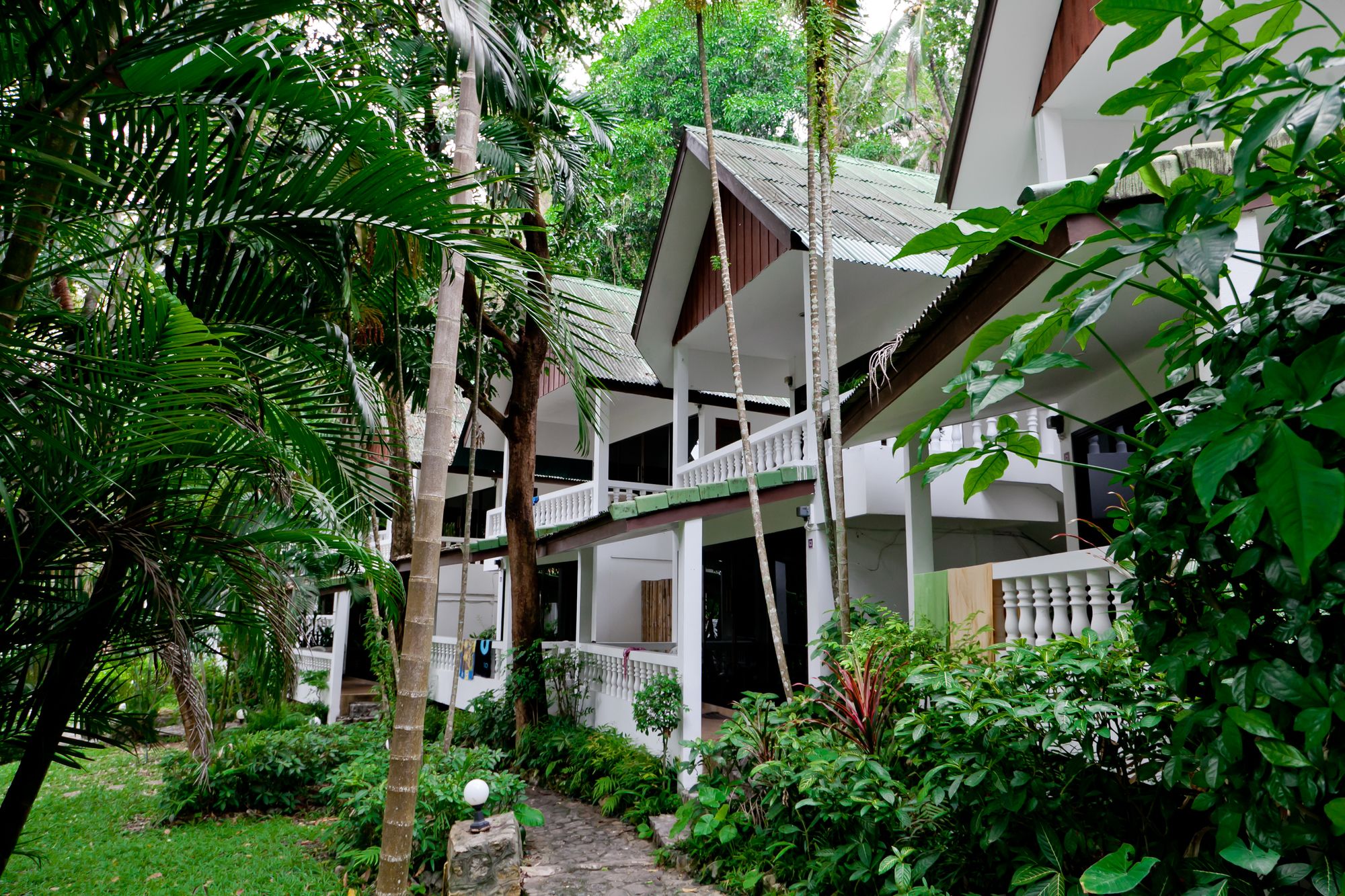 Fullmoon Beach Resort