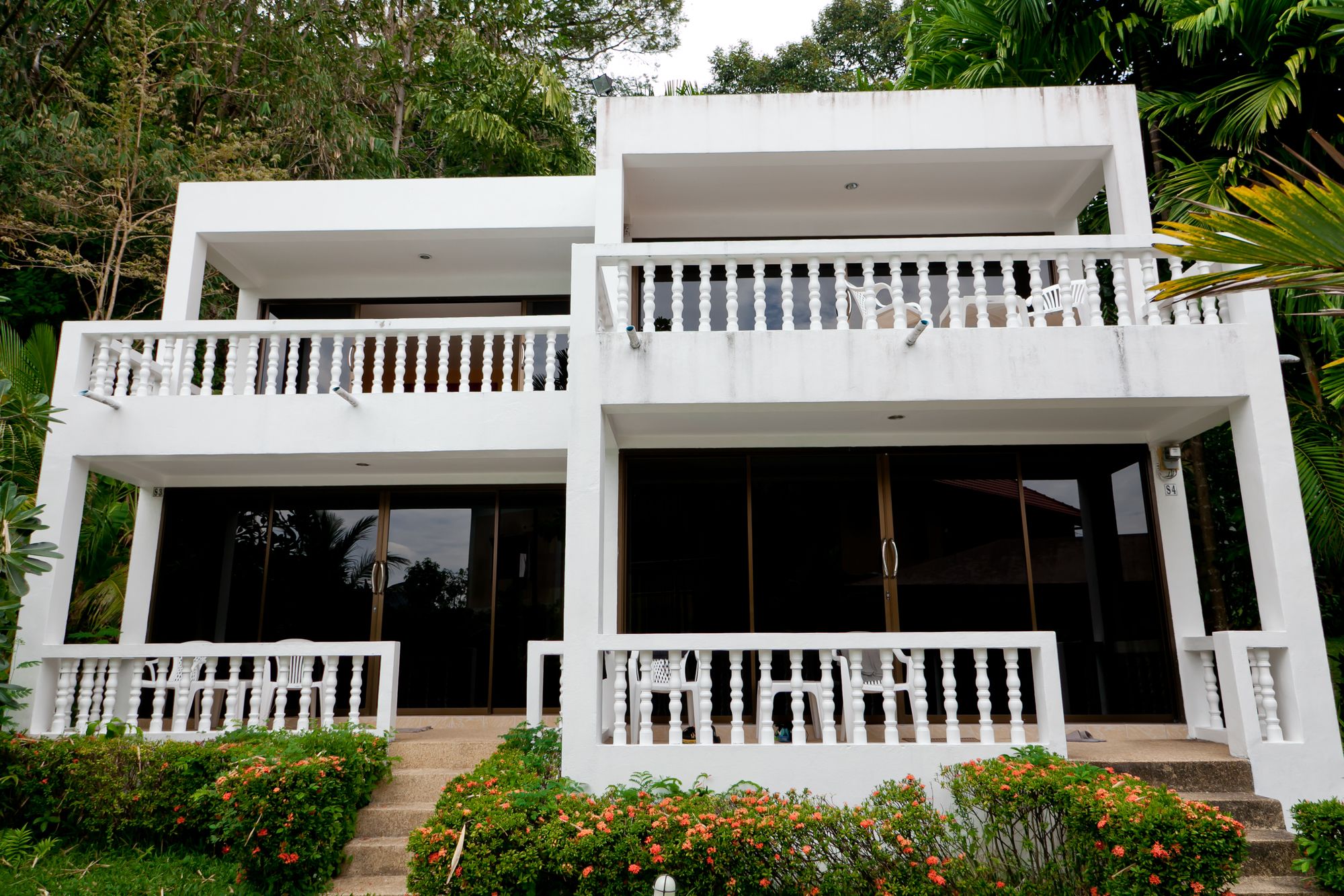 Fullmoon Beach Resort