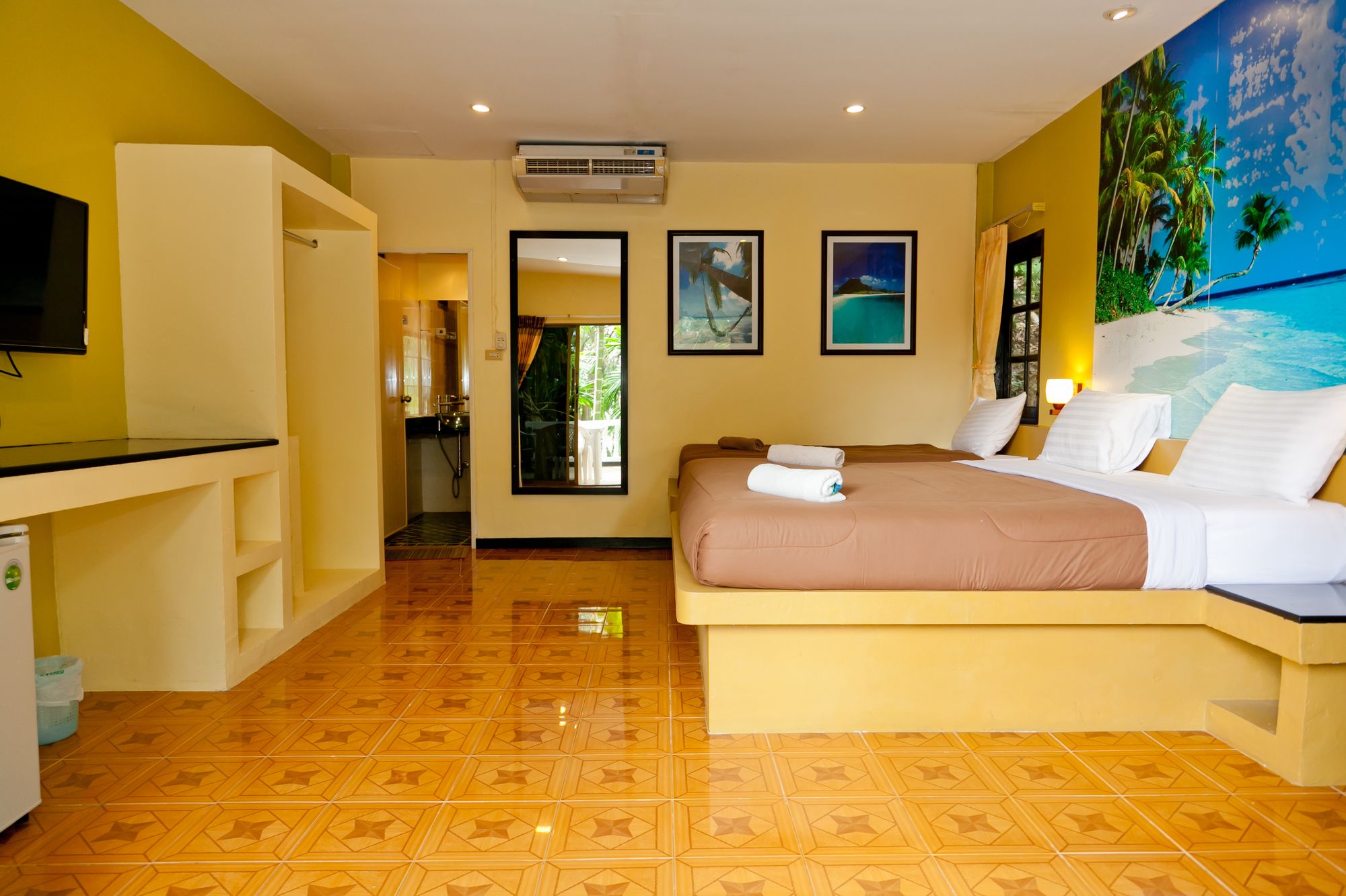 Fullmoon Beach Resort