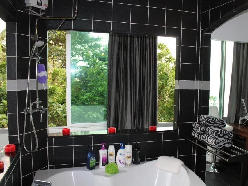Karon Cliff Contemporary Boutique Bungalows