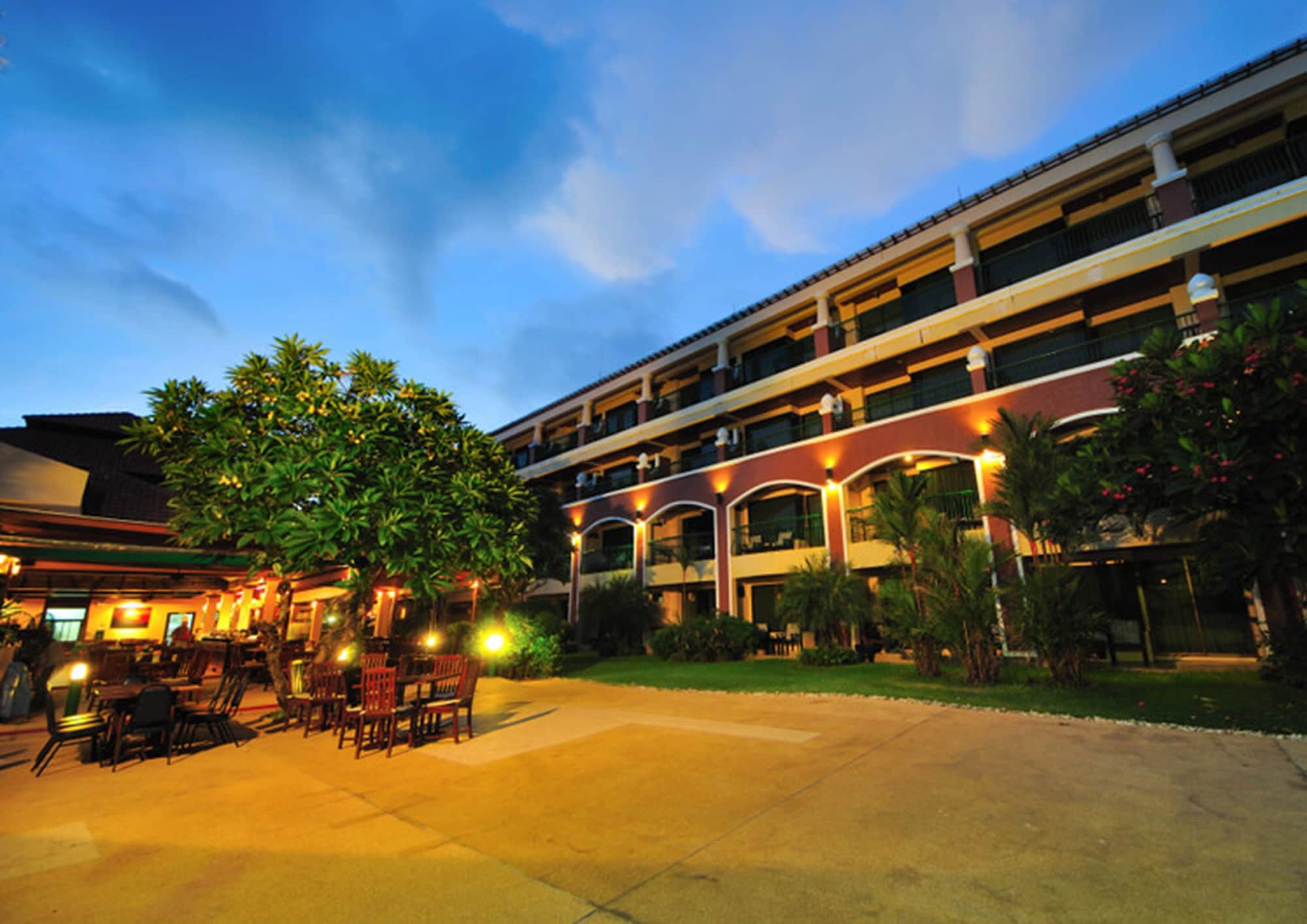 Karon Sea  Sands Resort & Spa