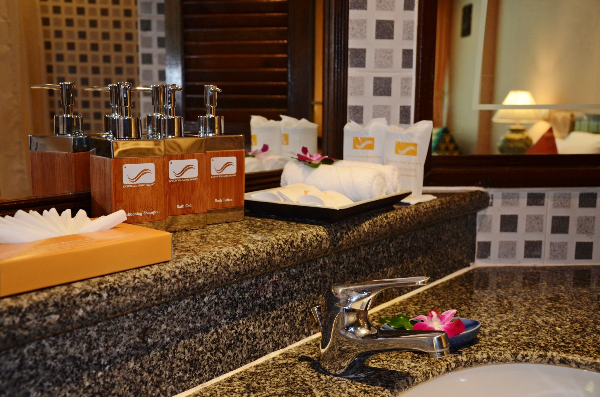 Karon Sea  Sands Resort & Spa