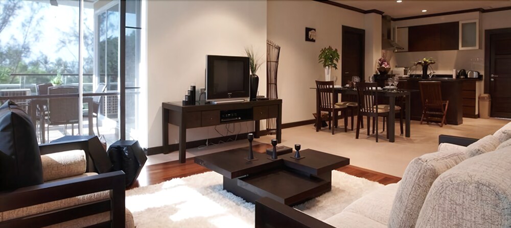 Karon View Royal Lotus