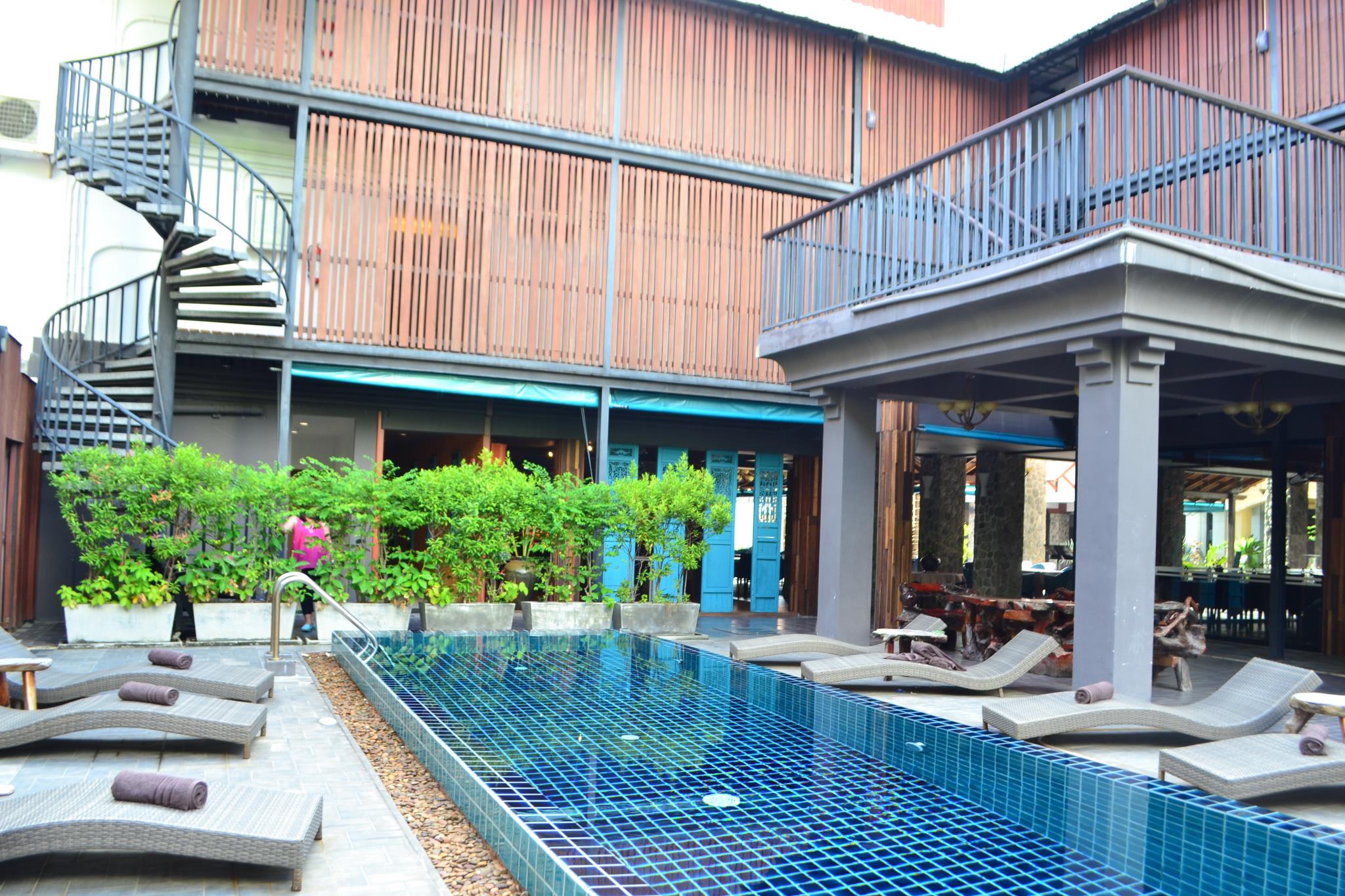 Lap Roi Karon Beachfront by Shanaya