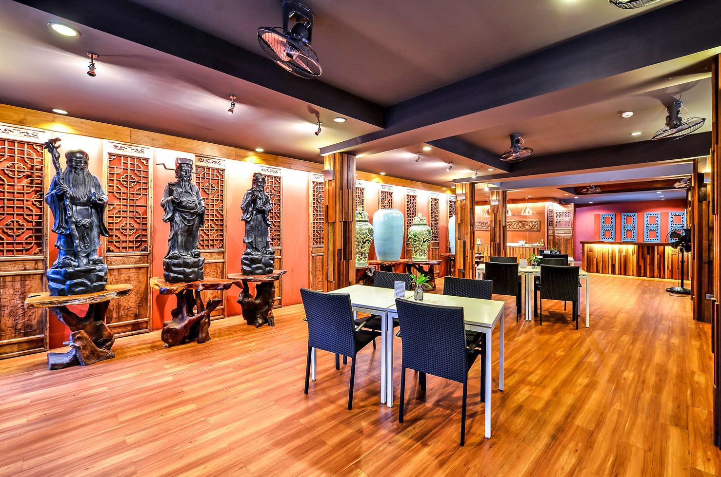 Lap Roi Karon Beachfront by Shanaya