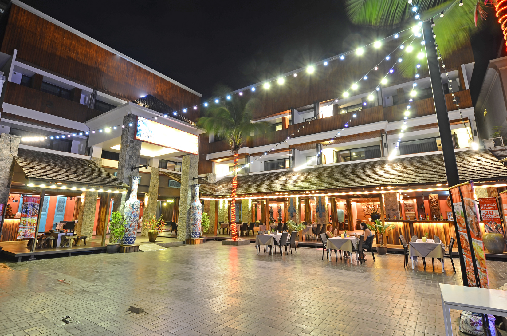 Lap Roi Karon Beachfront by Shanaya