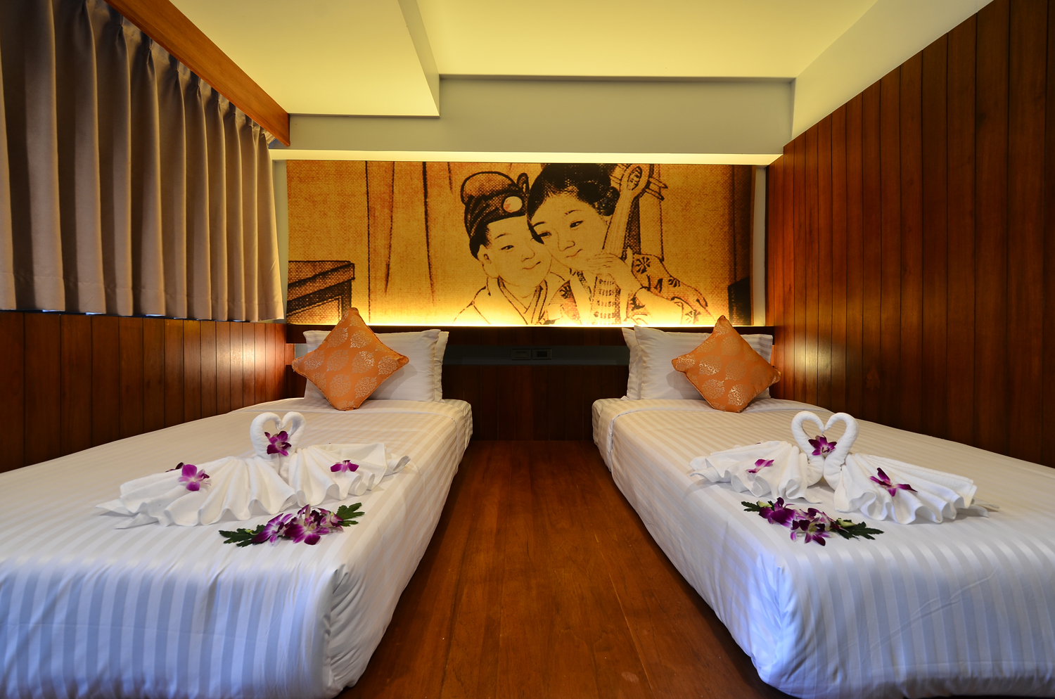 Lap Roi Karon Beachfront by Shanaya