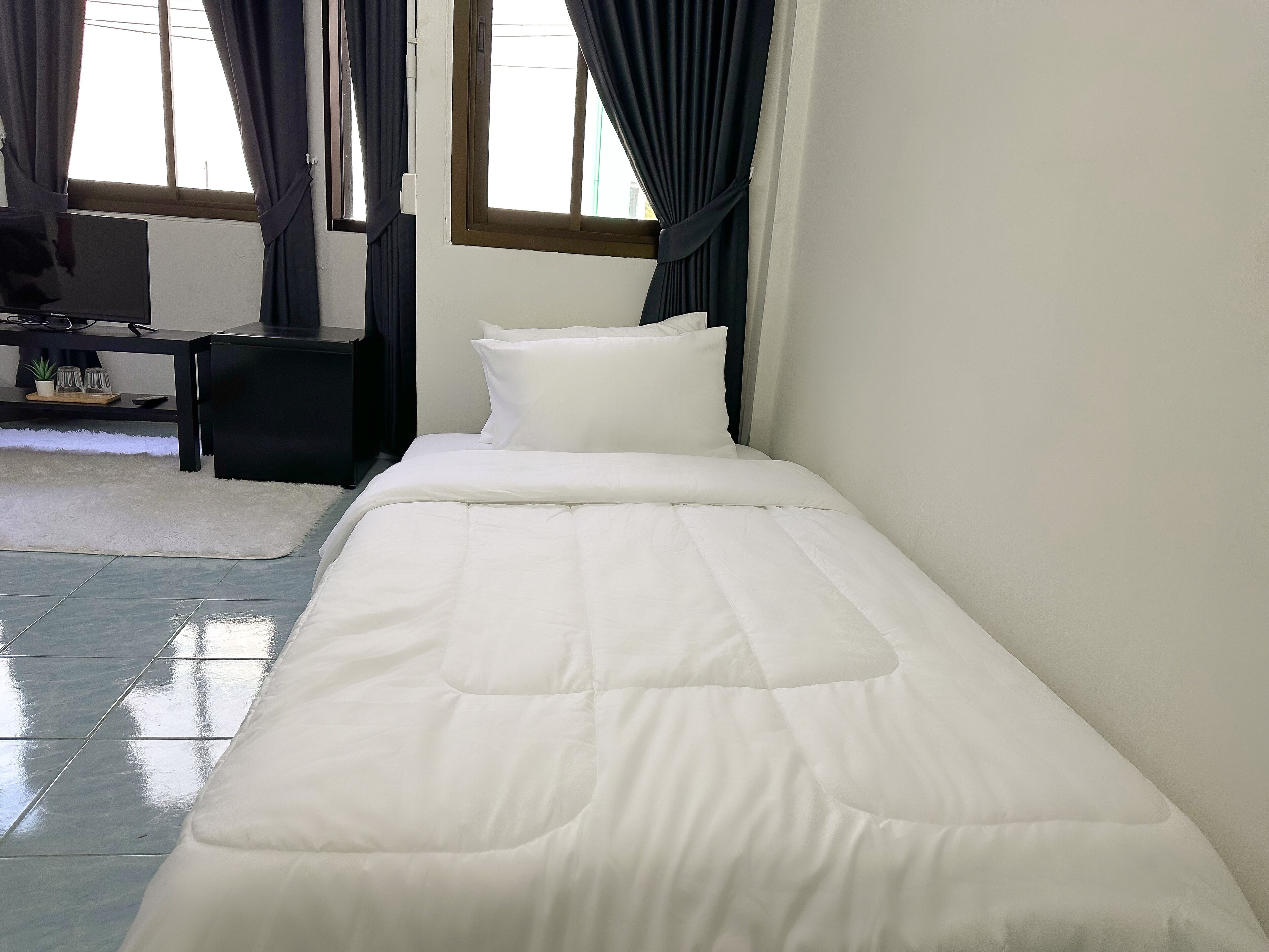 Montana Hotel & Hostel