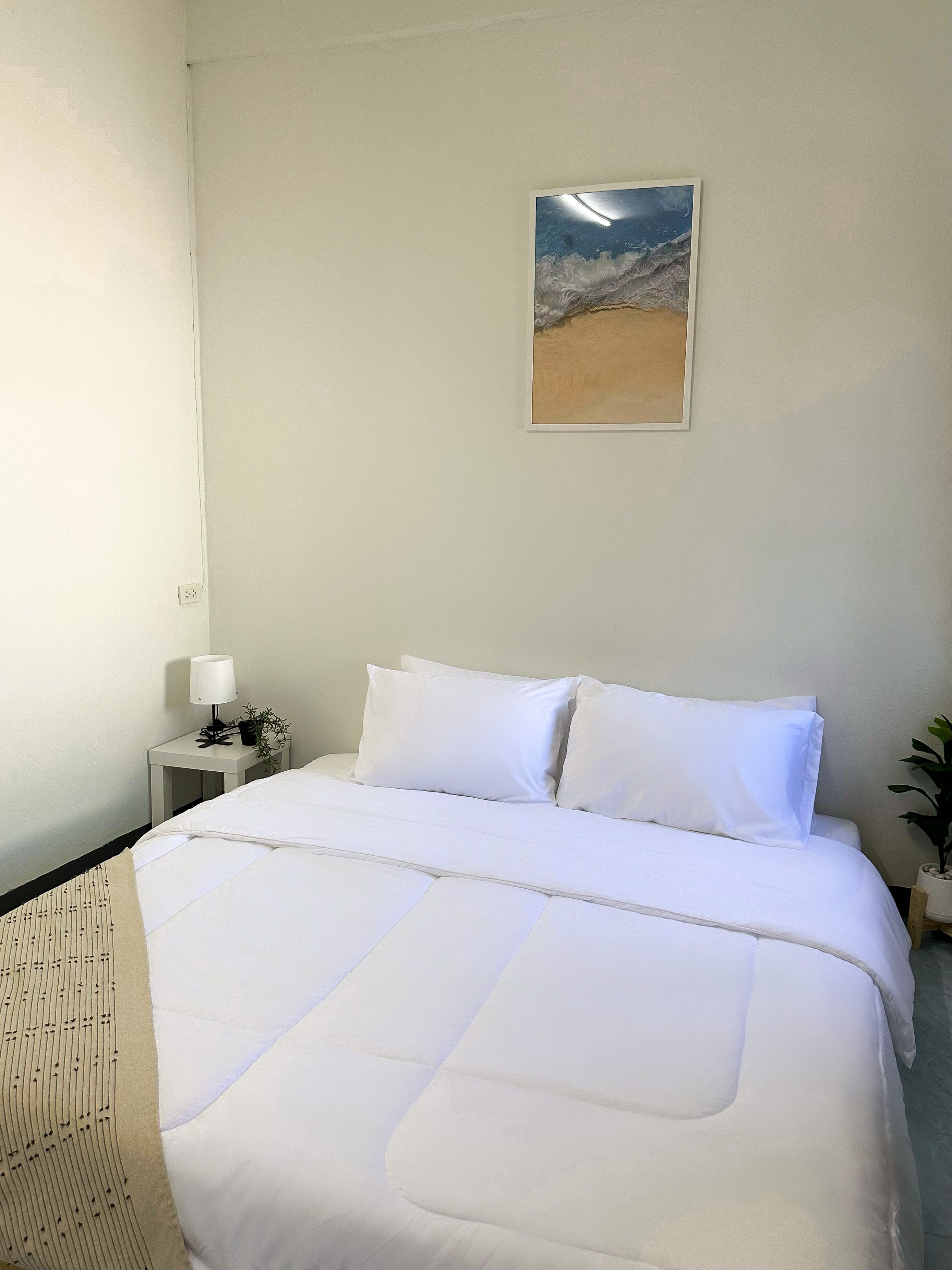 Montana Hotel & Hostel