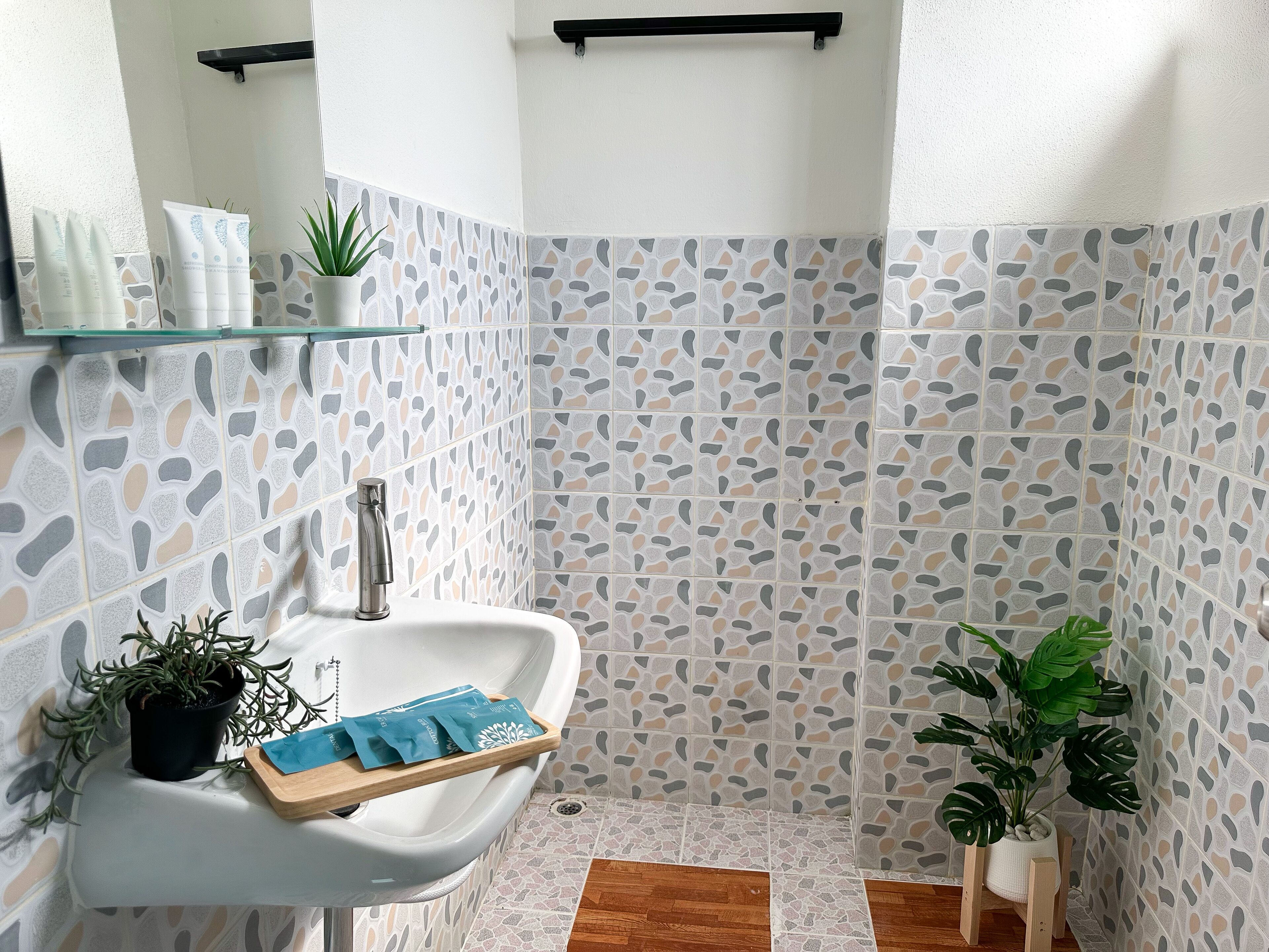 Montana Hotel & Hostel