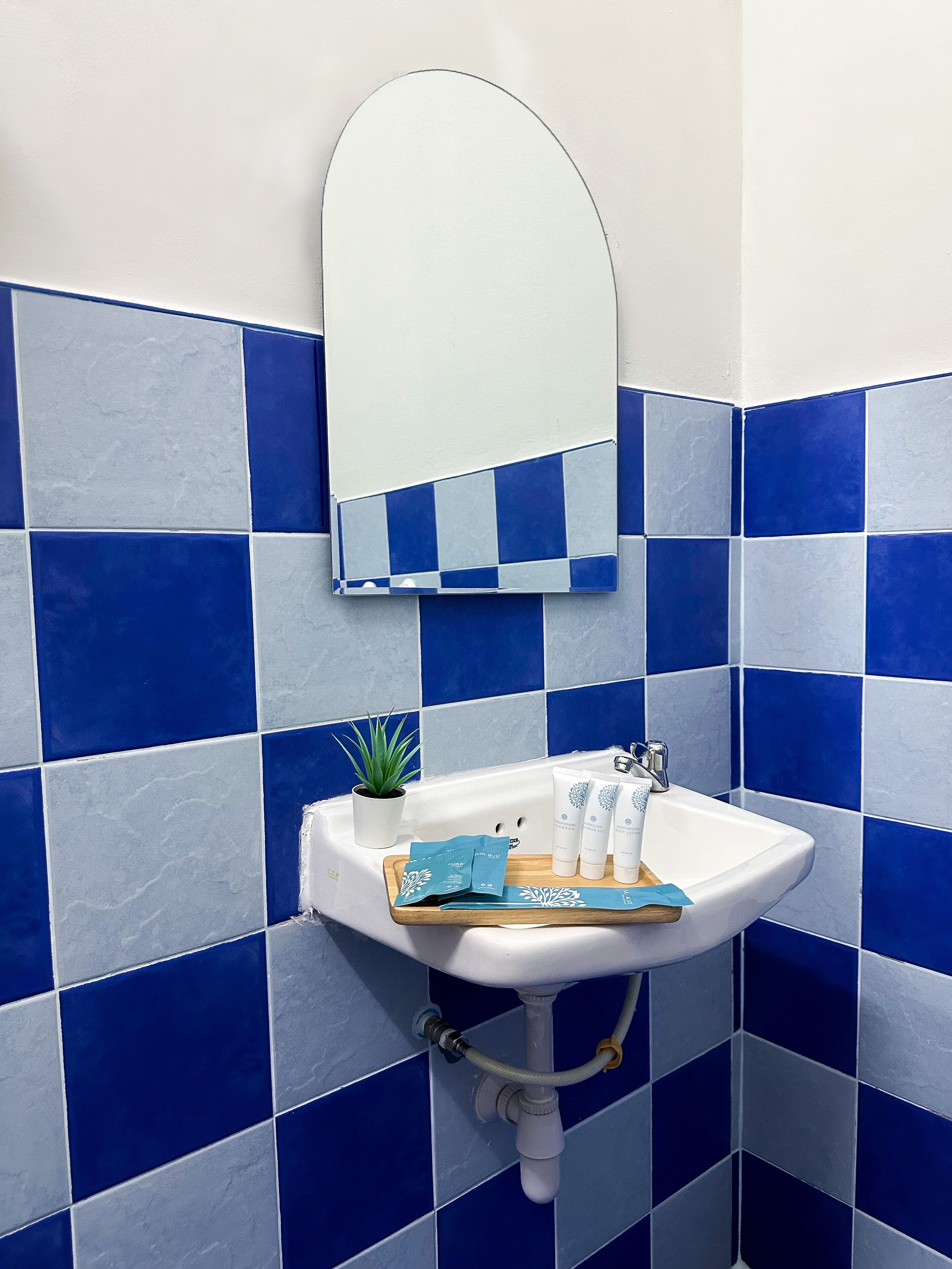 Montana Hotel & Hostel