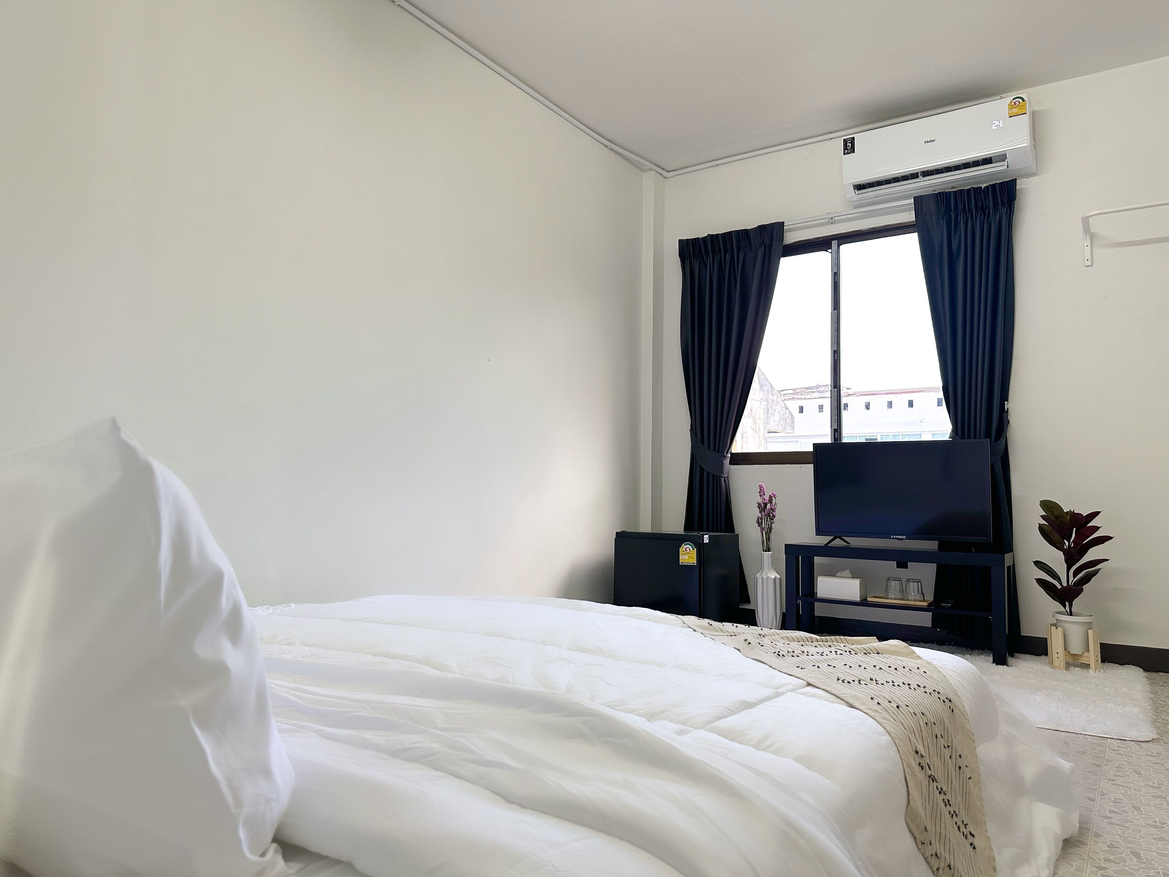 Montana Hotel & Hostel