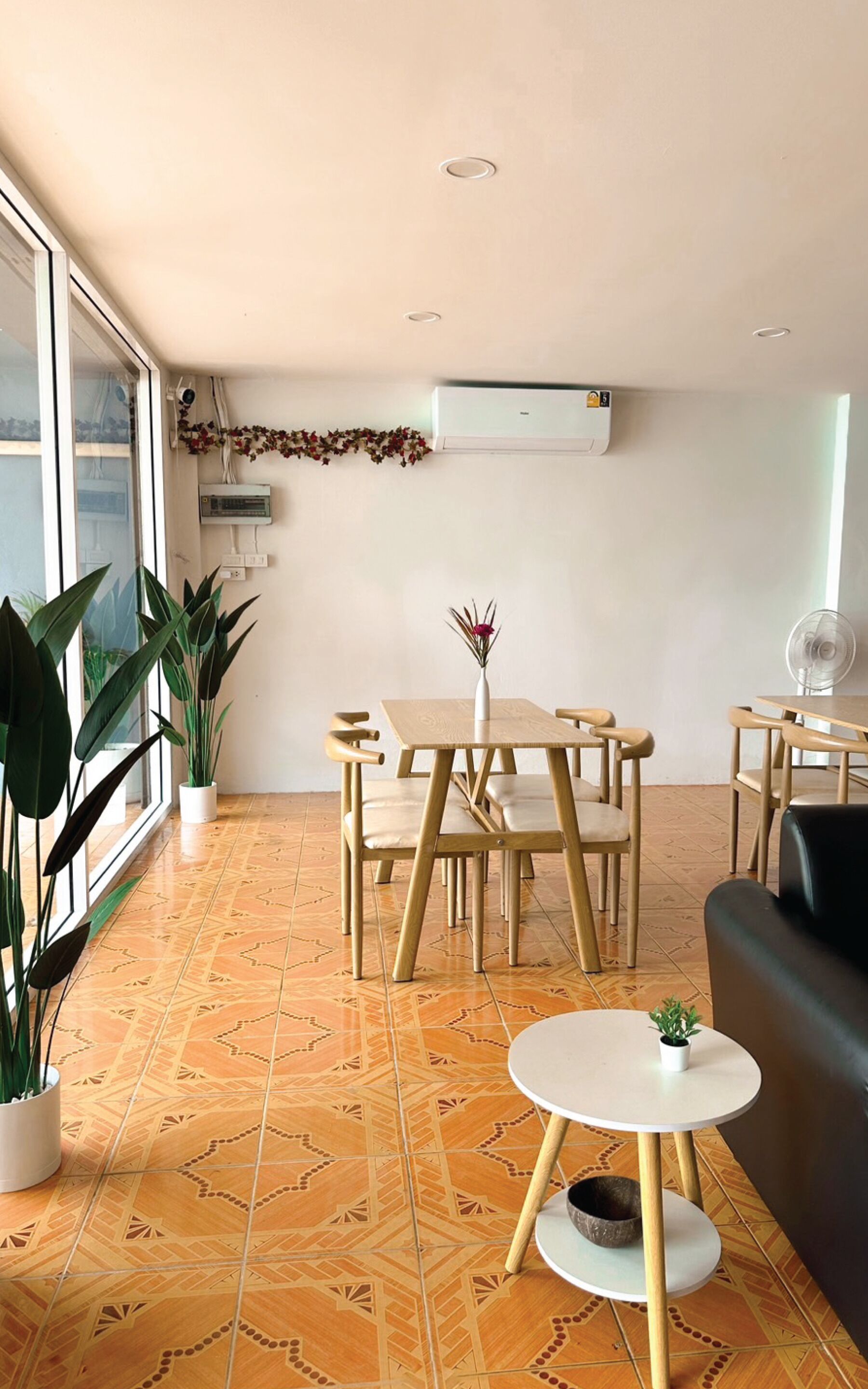 Montana Hotel & Hostel