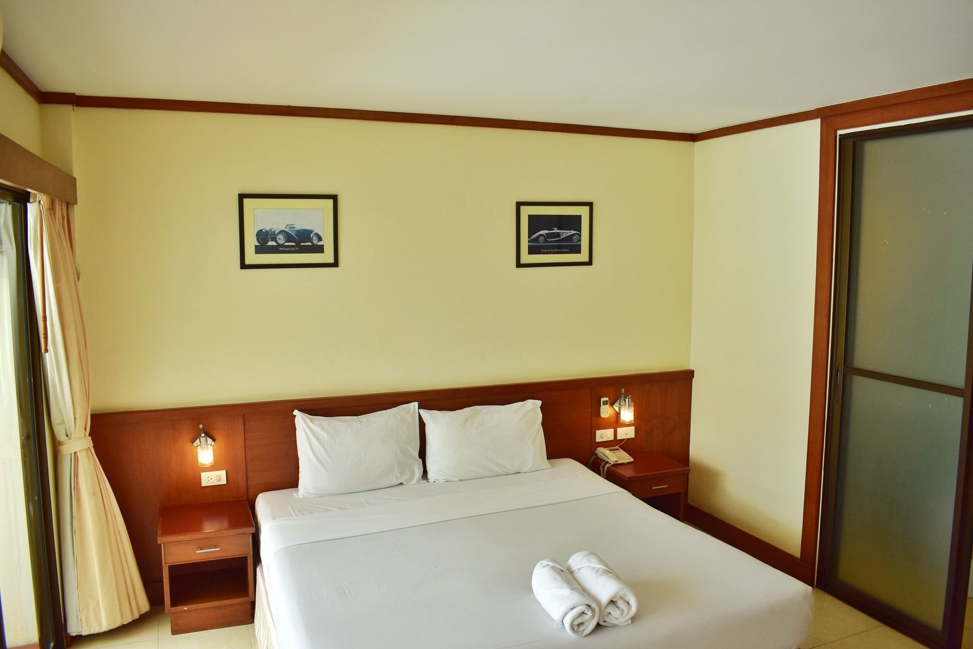 Outdoor Inn Kata Hotel
