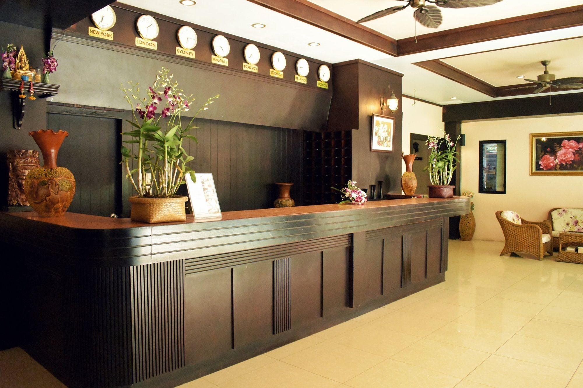 Outdoor Inn Kata Hotel