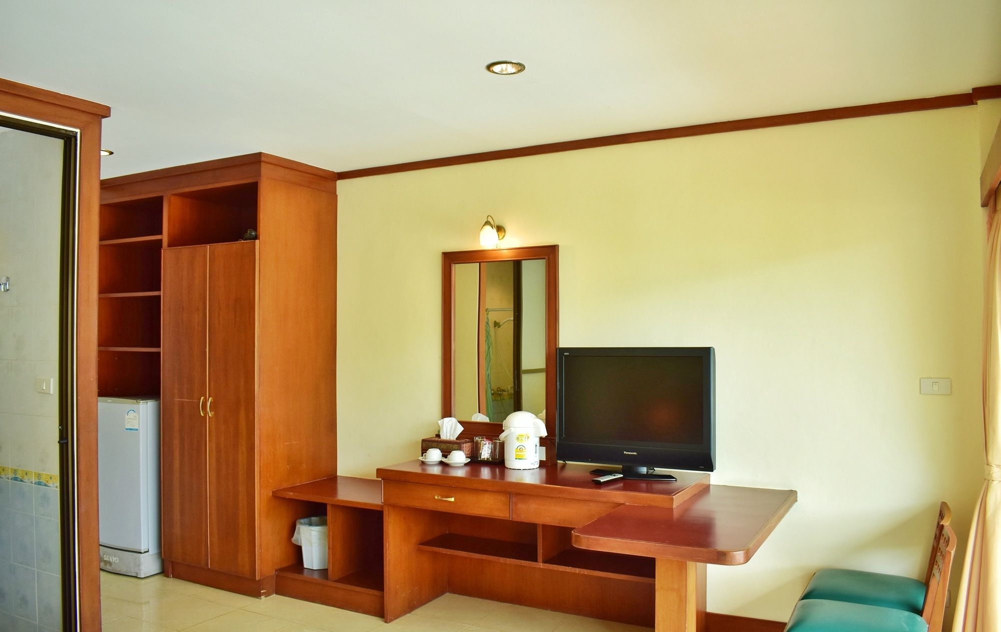 Outdoor Inn Kata Hotel