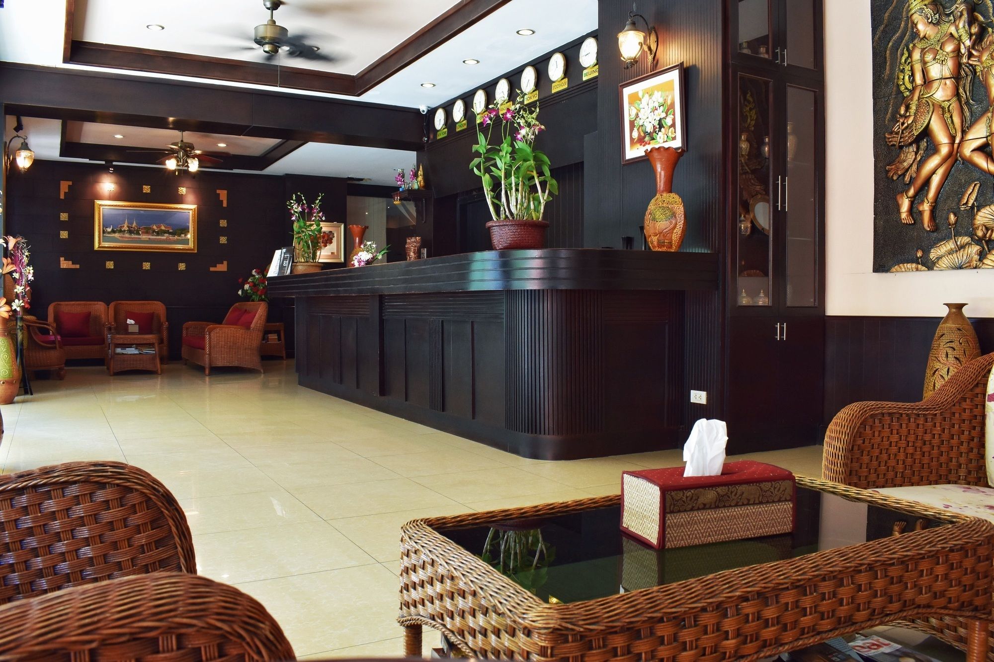 Outdoor Inn Kata Hotel