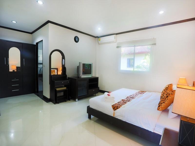 Pathaya Place Kata Hotel