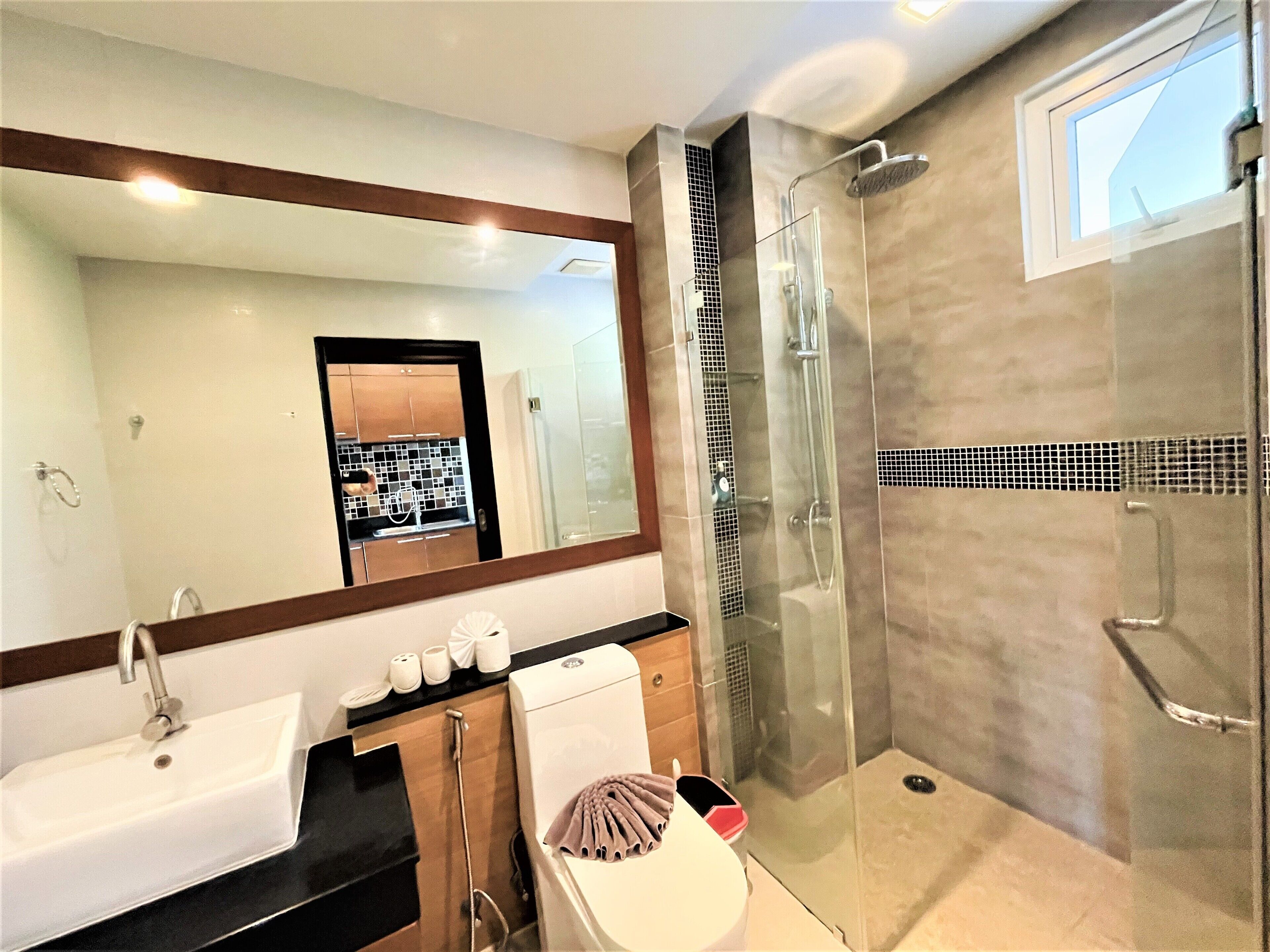 Sea And Sky Condominium by Lofty