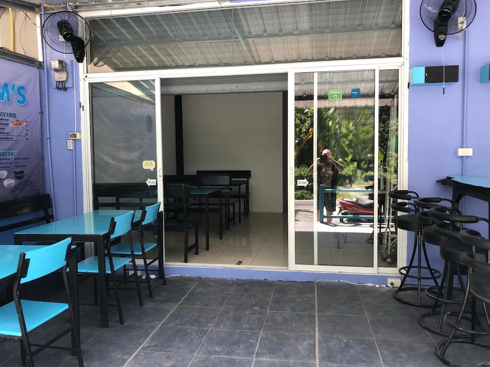 Shots & Dreams Guesthouse