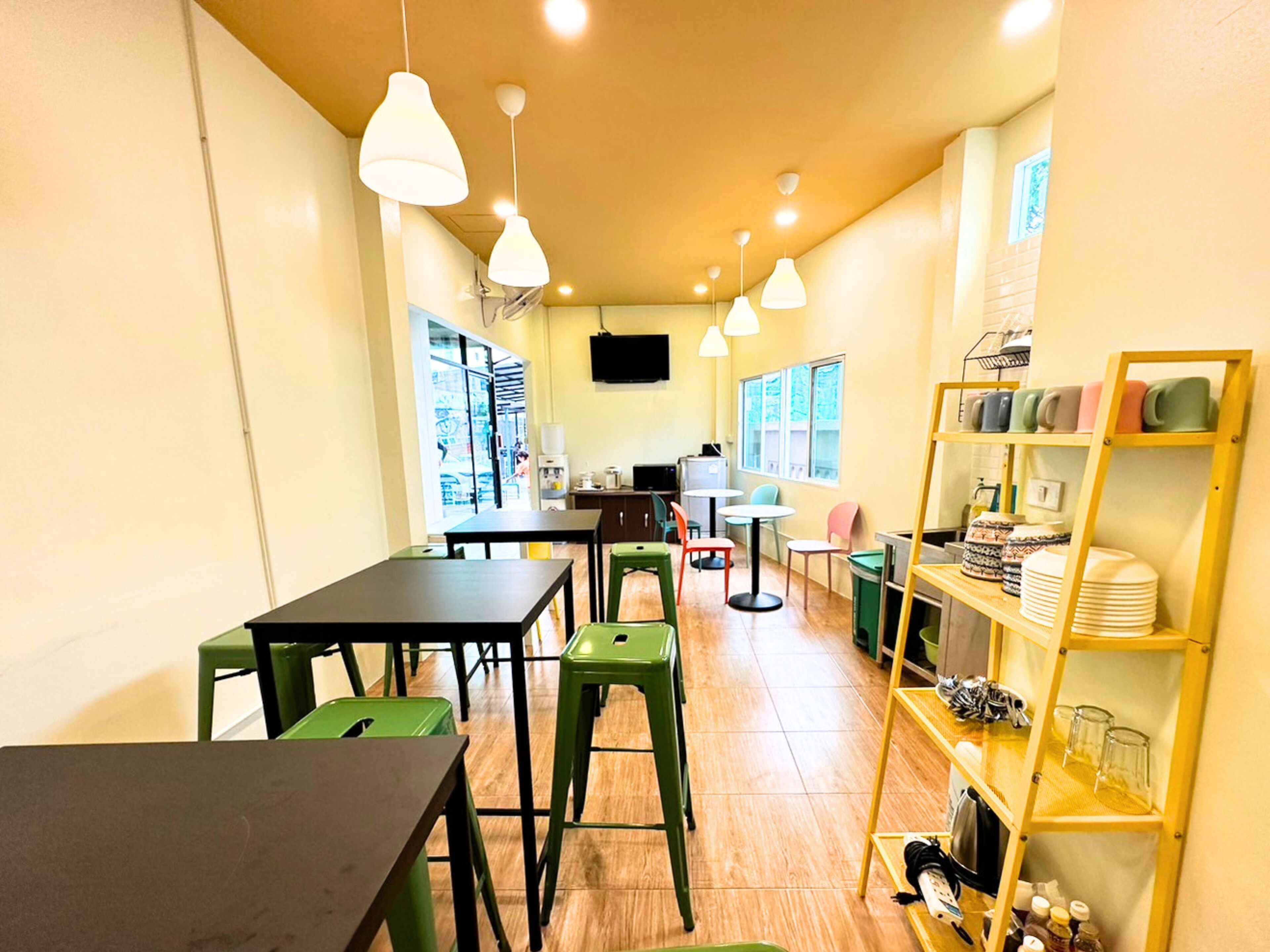 Sleepy Station Hostel