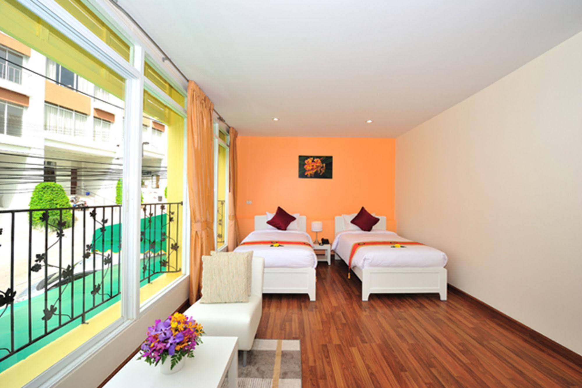 Villa Tona Phuket