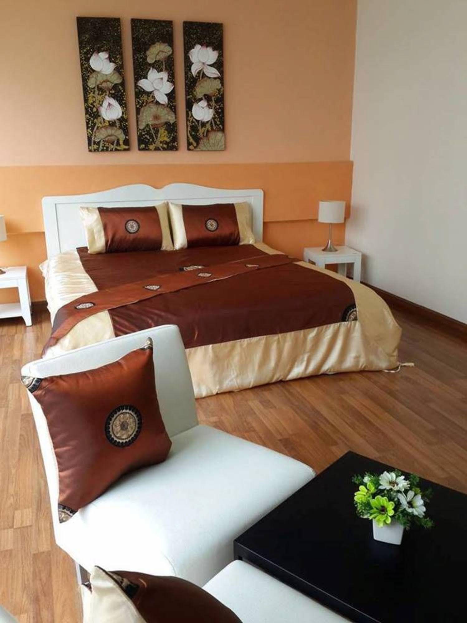 Villa Tona Phuket