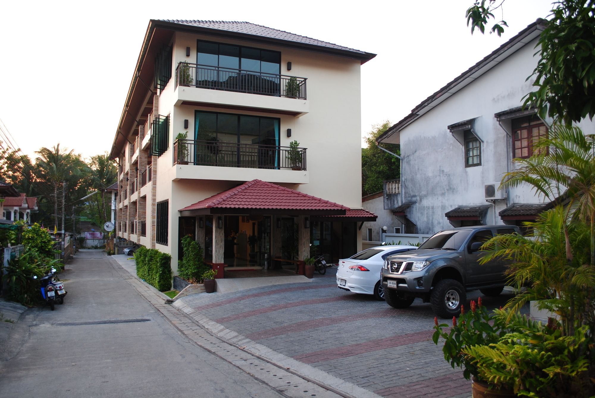 Baan Kata Maytha