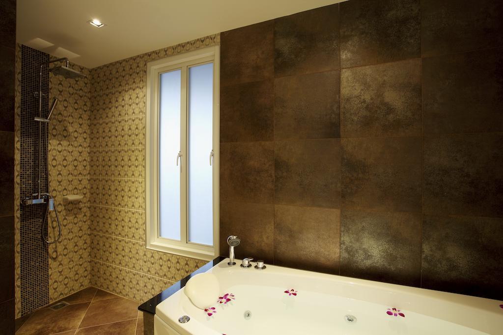 Kata Sea View Villas