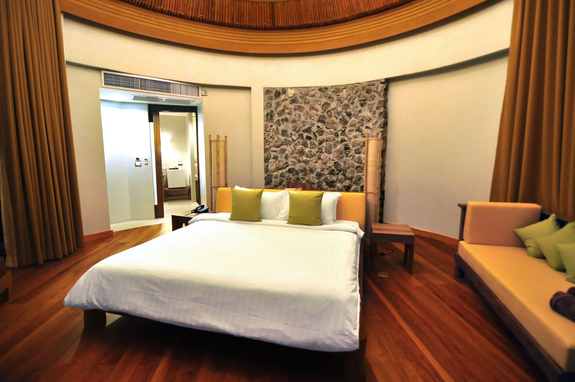 Metadee Concept Hotel