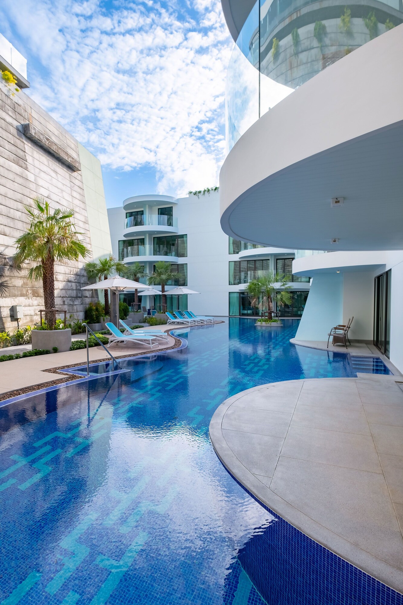 Absolute Twin Sands Resort & Spa