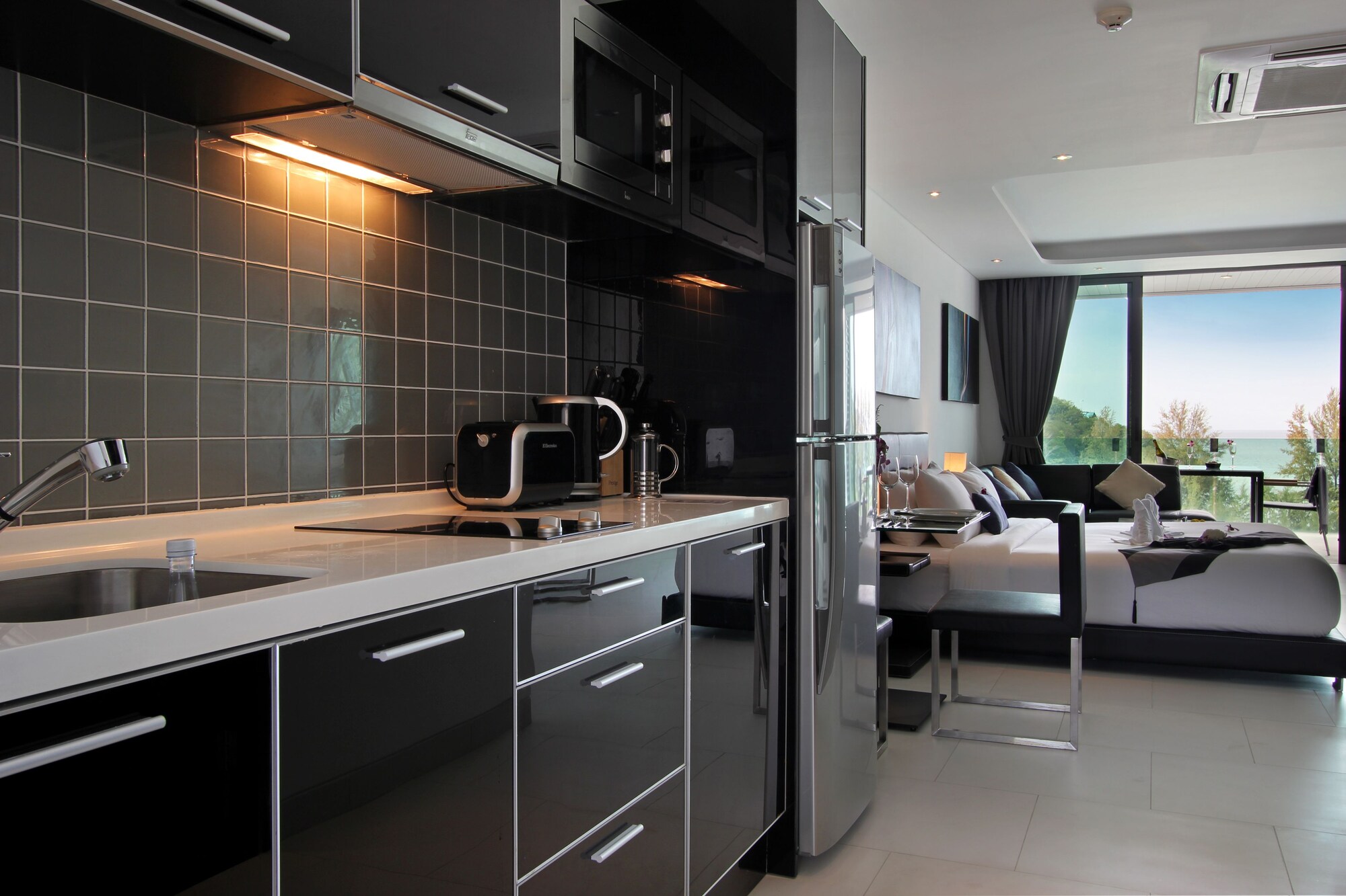 Absolute Twin Sands Resort & Spa