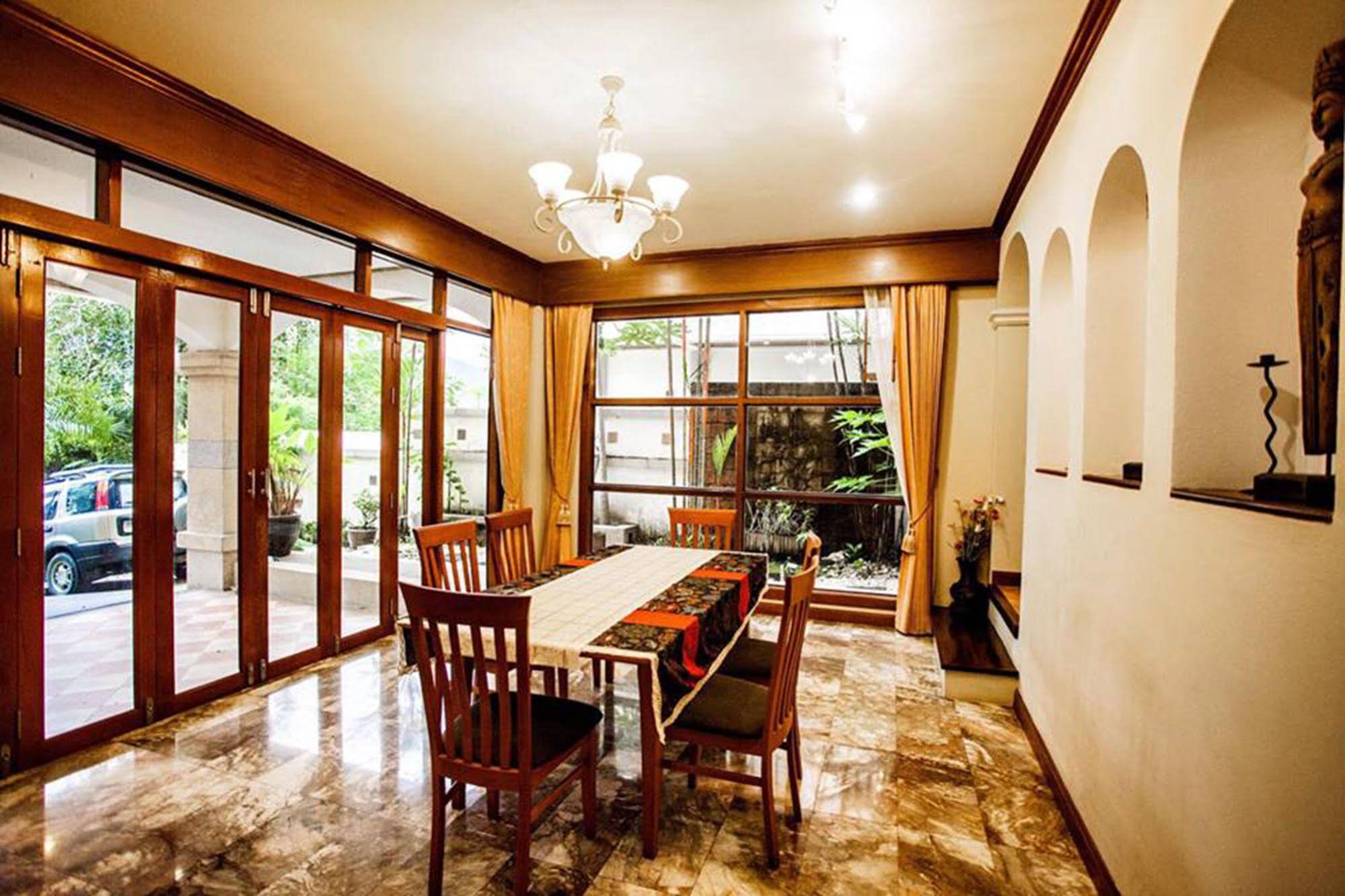 Baan Sawadee Villa