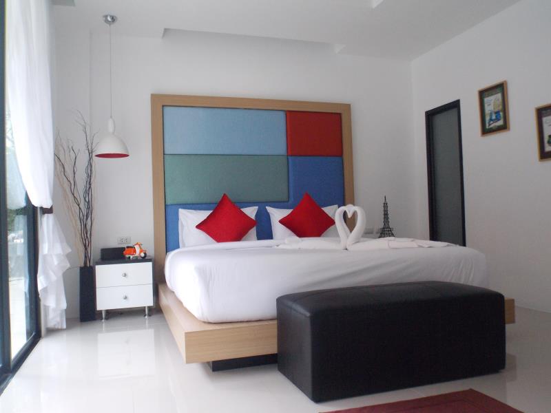 Buasri Phuket Hotel