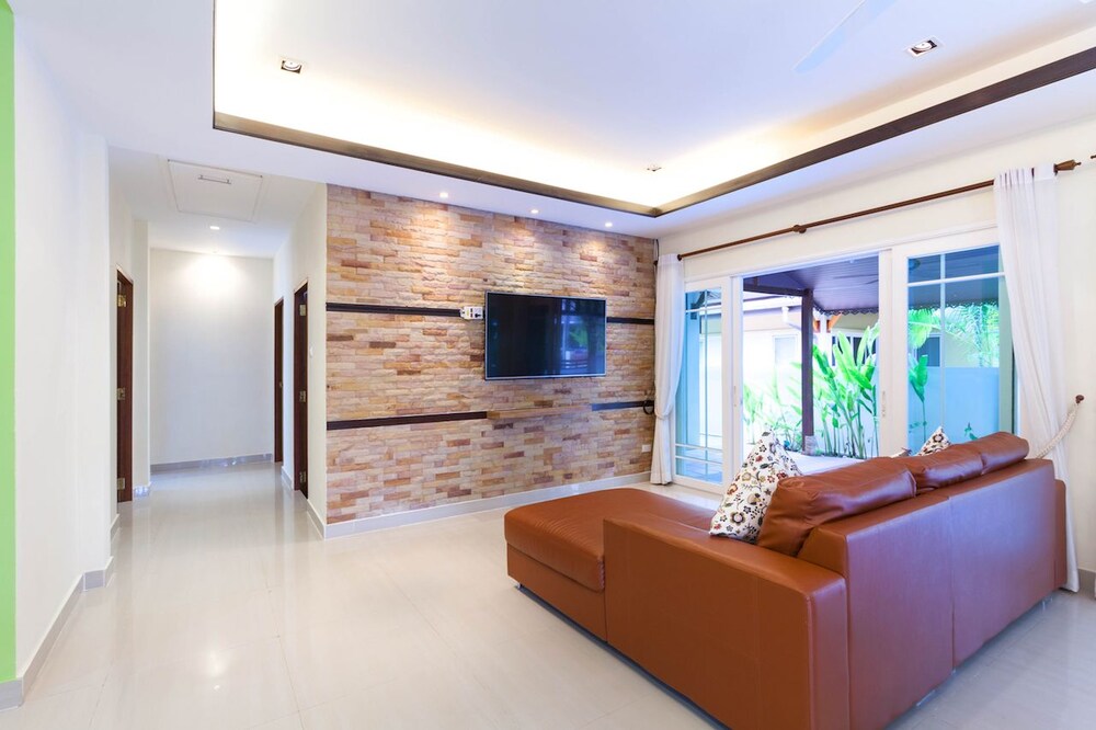 Golden Ville Pool Villa