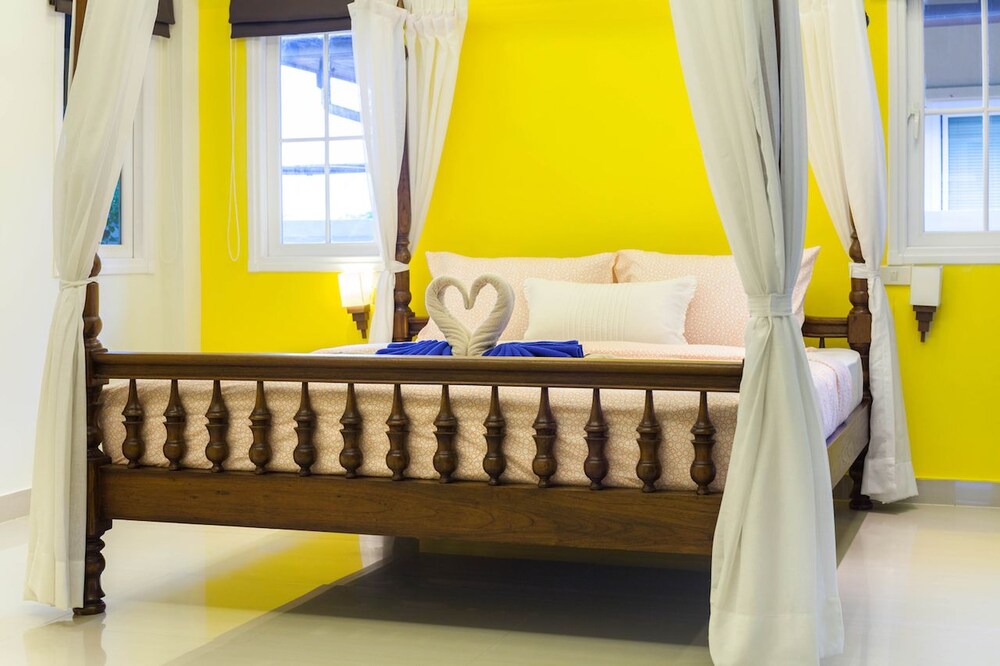 Golden Ville Pool Villa