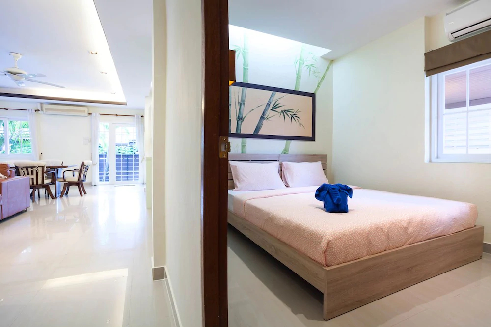 Golden Ville Pool Villa